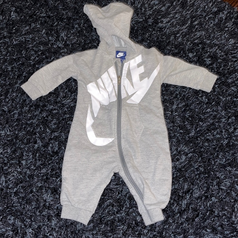 Nike Hooded onesie size 6/9M.